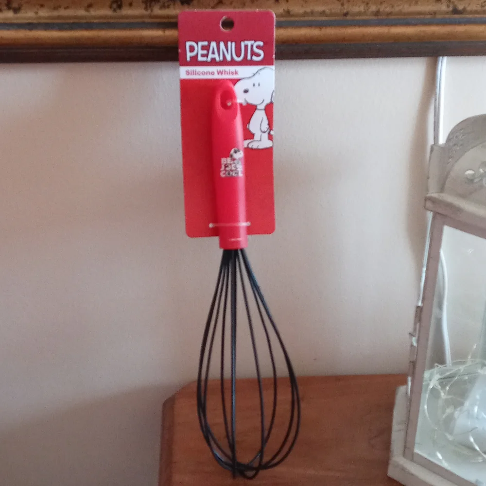 Silicon Snoopy whisk
